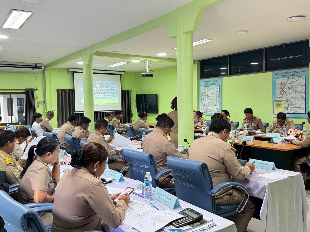 การประชุมสภาเทศบาลตำบลปราสาท สมัยสามัญ สมัยที่2 ประจำปี พ.ศ.2569 วันจันทร์ ที่ 29 มิถุนายน พ.ศ.2569 เวลา 09.30 น. ณ ห้องประชุมสภาเทศบาลตำบลปราสาท อำเภอบ้านด่าน จังหวัดบุรีรัมย์ นำโดย นายวิษณุ สังเกตุกิจ ประธานสภาเทศบาลตำบลปราสาท เป็นประธานในการประชุม โดยมี นายพนาพัฒน์ ชะลุนรัมย์ นายกเทศมนตรีตำบลปราสาท คณะผู้บริหาร ปลัดเทศบาล รองปลัดเทศบาล หัวหน้าส่วนราชการ และสมาชิกสภาเทศบาลตำบลปราสาท เข้าร่วมประชุมอย่างพร้อมเพรียง