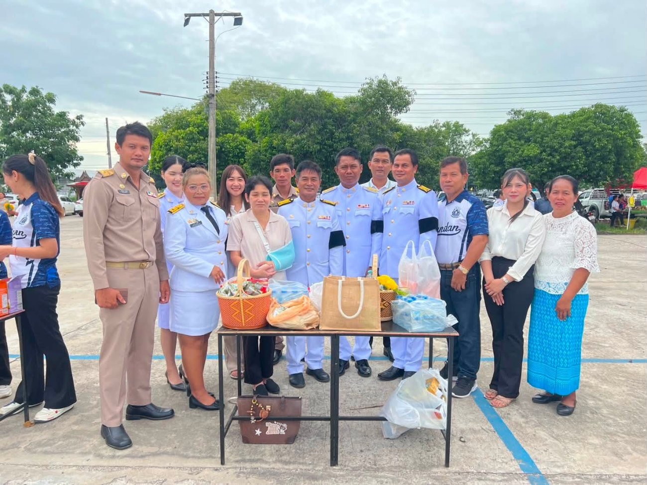 วันที่ 12 สิงหาคม 2569 เวลา 07.00 น. นายพนาพัฒน์ ชะลุนรัมย์ นายกเทศมนตรีตำบลปราสาท หมอบหมายให้  นายชนะโชติ  แสงรัมย์ รองนายกเทศมนตรีตำบลปราสาท พร้อมด้วยคณะผู้บริหาร สมาชิกสภาเทศบาล และพนักงานเทศบาลตำบลปราสาท ร่วมพิธีสวดพระพุทธมนต์และทำบุญตักบาตร เพื่อถวายเป็นพระราชกุศลแด่ สมเด็จพระนางเจ้าสิริกิติ์ พระบรมราชินีนาถ พระบรมราชชนนีพันปีหลวง เนื่องในโอกาสวันคล้ายวันพระราชสมภพ และวันแม่แห่งชาติ ณ หอประชุมอำเภอบ้านด่าน